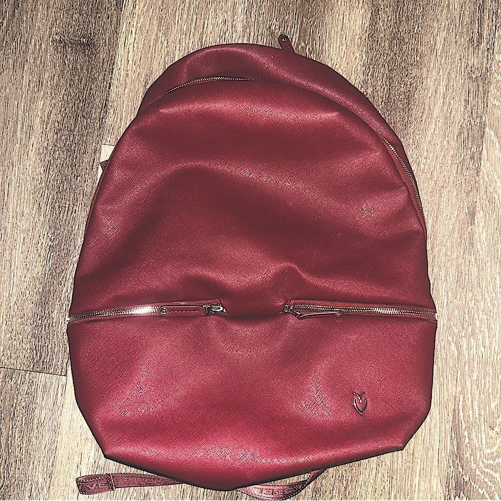 Vessel Skyline red backpack